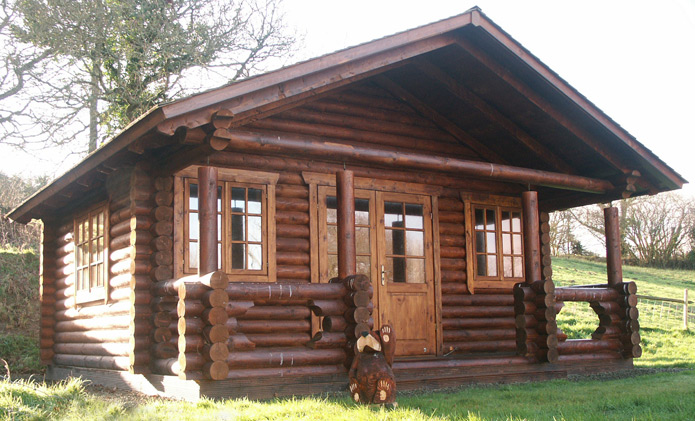 Traditional Round-Log Cabin, Bude, Cornwall